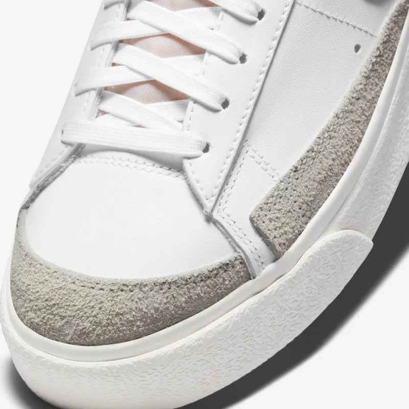 Nike Blazer Low Platform DJ0292-101