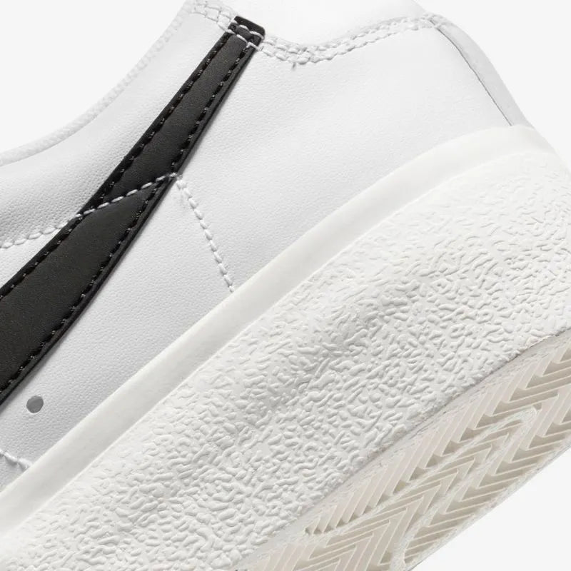 Nike Blazer Low Platform DJ0292-101