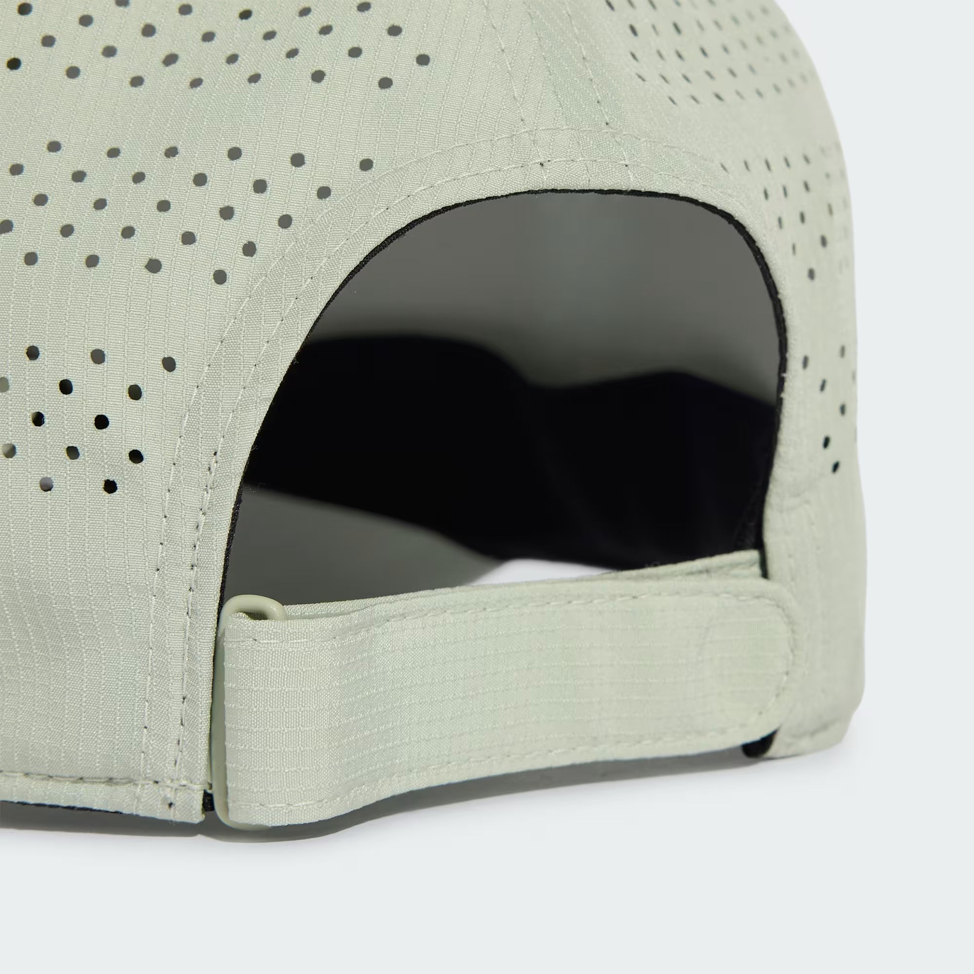 "Gorra verde CLIMACOOL para mantener tu cuerpo fresco y seco"