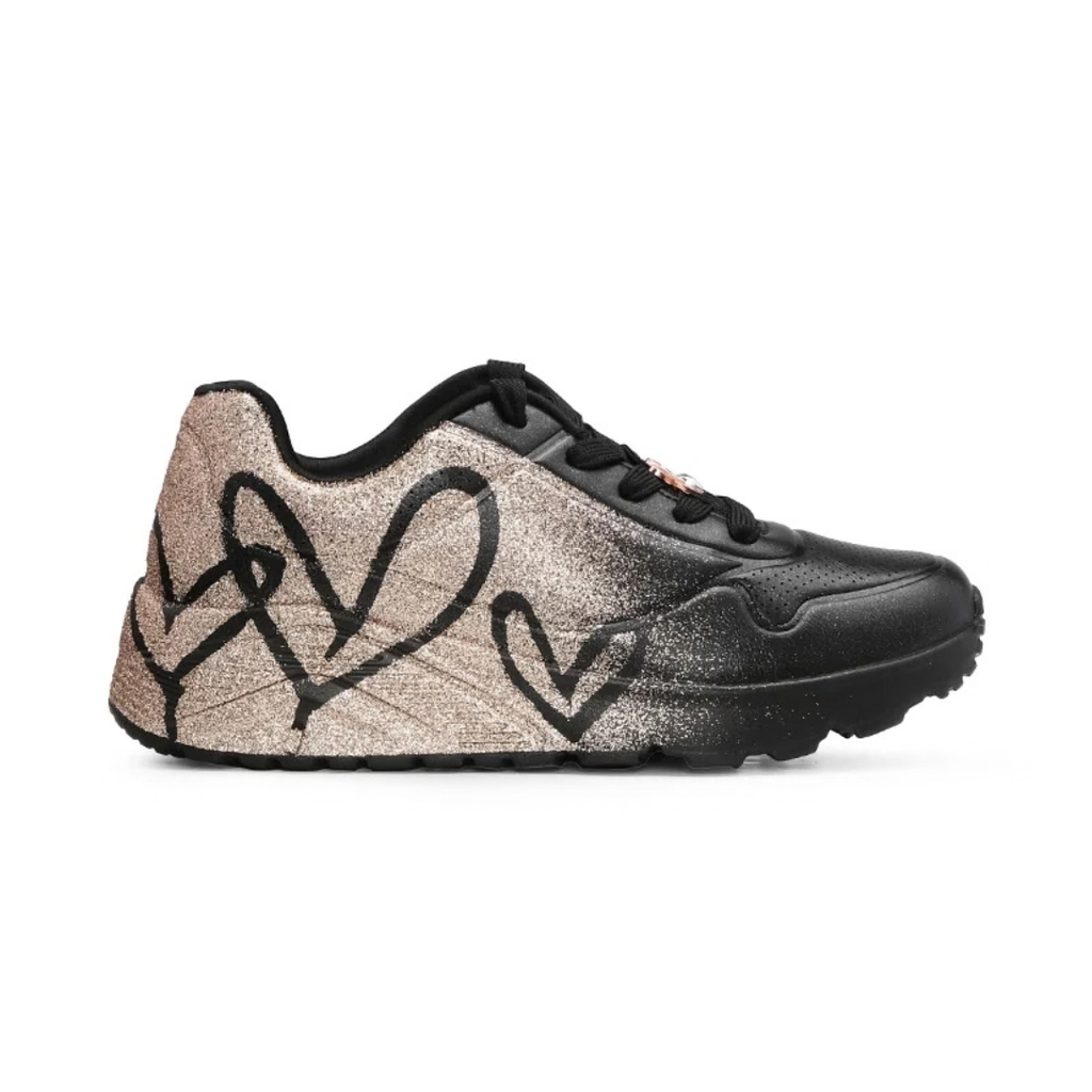 "Tenis Skechers Niña negro corazones"