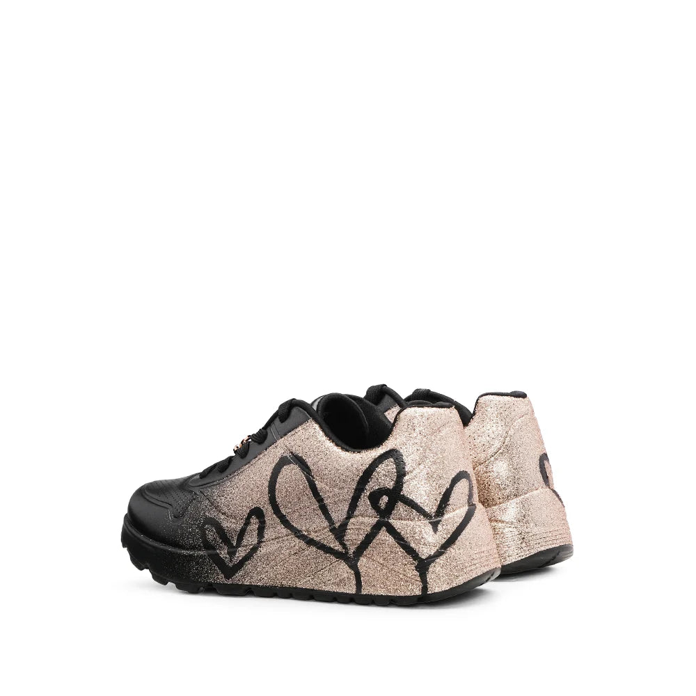 "Tenis Skechers Niña negro corazones"